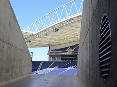 Dragon Stadium, now 50,000 spectators can circulate safely (Portugal)