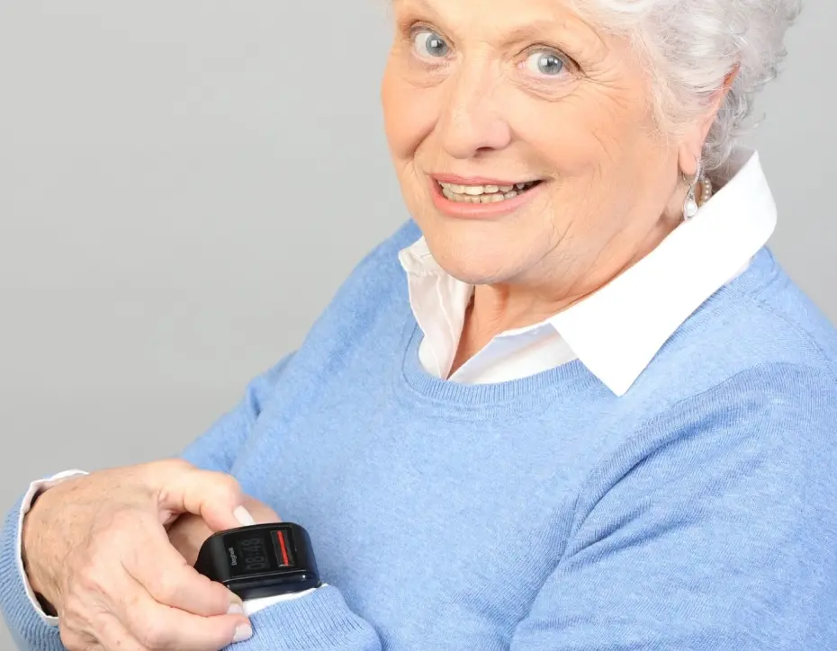 Signora con Watch indossato.